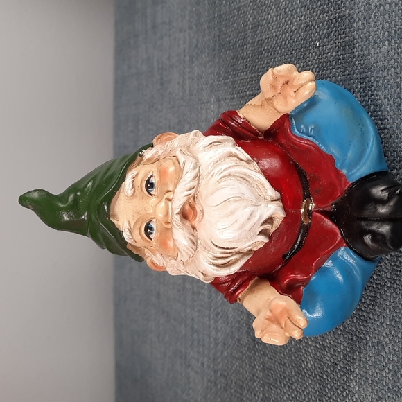 Garden Gnome Yoga Poses Whimsical Yard Resin Figures Indoor Outdoor Set 4 NWT - Picture 4 of 10